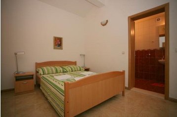 Croazia Privát Slatine, Interno